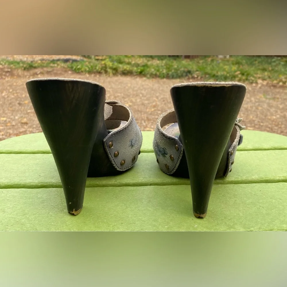 Heel slide - Picture 4 of 5